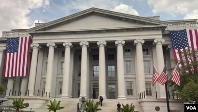 资料照片：位于白宫旁边的美国财政部。(2025年7月26日)