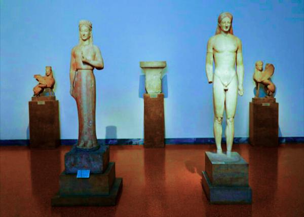 2015-06-20_Nal Archaeological Museum_Statues of Kouros (from the Archaic Period).jpg