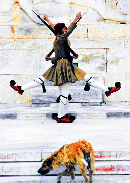2001-05-22_Athen_Presidential Guards Evzone Guarding the Tomb of the Unknown Soldier Wearing the Full Dress Uniform ��ͳ�������ŵ��ܷ��㳡������ʿ��ǰ��������������ʽ0001.JPG