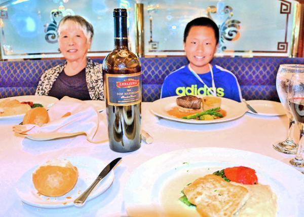 2015-06-21_Food_Boticelli Dining Rm0001.JPG
