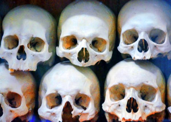 2015-06-22_11C Nea Monastery_Ossuary_Victim Skull of the Ottoman Sack  in 1821 �ع��á�1821Ϊ���Ѱ�˹���۹�ͳ�ζ�����ϣ��˹��­-70001.JPG