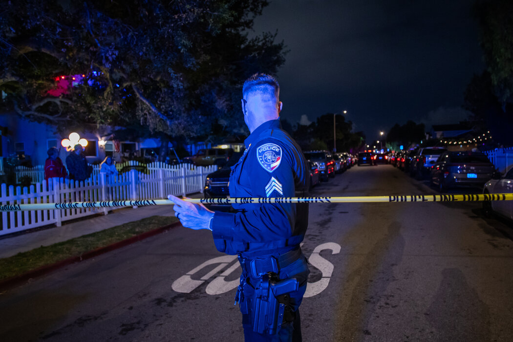 ��������FBI̽�T�ڼ����Ђ�˹�{���������Pס�����g���������i����߅�ֵ���