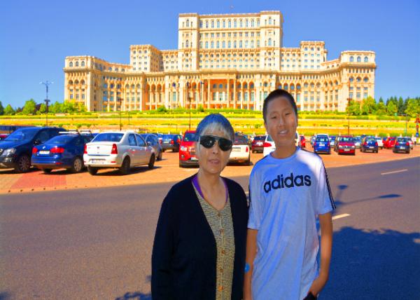 2015-06-24_Palace of Parliament-10001.JPG