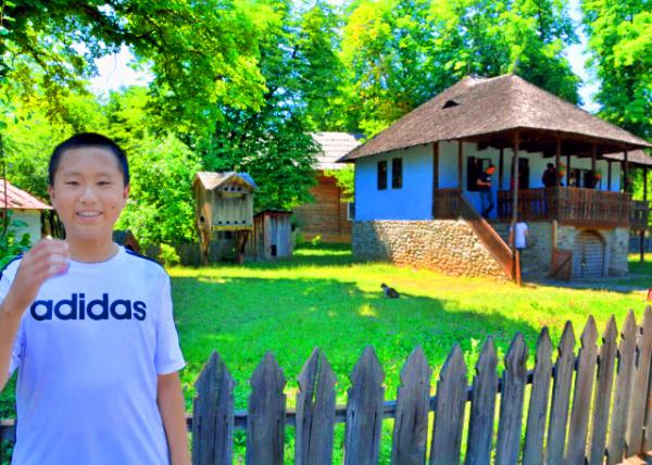 2015-06-24_Dimitrie Gusti National Village Museum_18C Chiojdu Mic Household0001.JPG