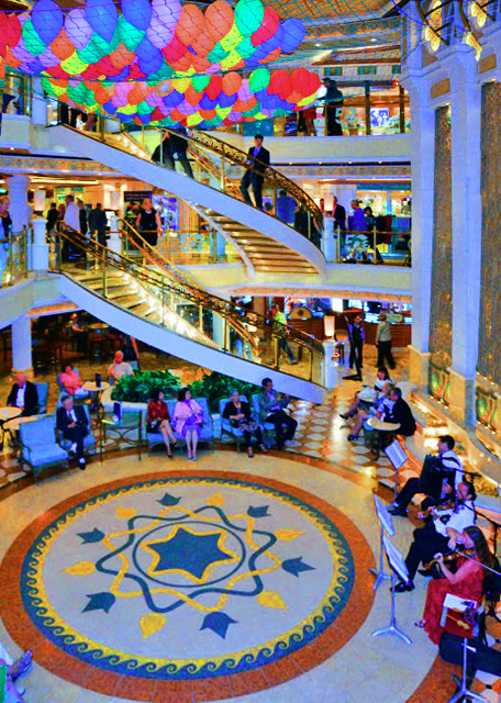 2015-06-25_Emerald Princess_Piazza �������������֡��㳡-10001.JPG