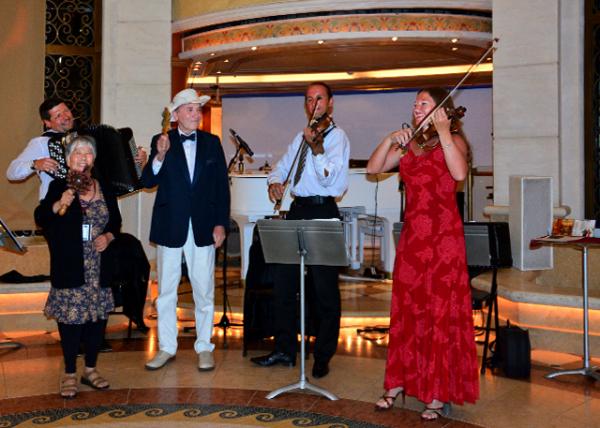 2015-06-25_Emerald Princess_Mozaika Trio0001.JPG