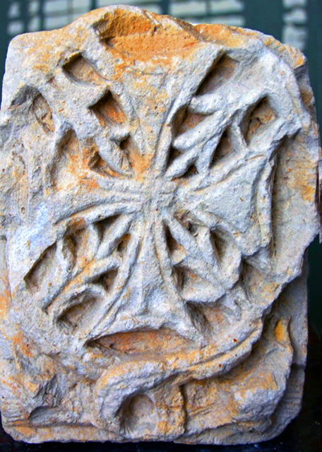 2015-06-25_Key-Stone w A Embossed Cross (14C) ʮ�����ʹ��и���ʮ�ּܵĹ���ʯ0001.JPG