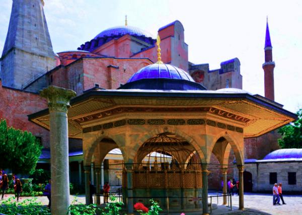 2015-06-26_Hagia Sophia_Fountain (Sadırvan) for Ritual Ablutions ����ϴ��ʽʹ�õ���Ȫ0001.JPG