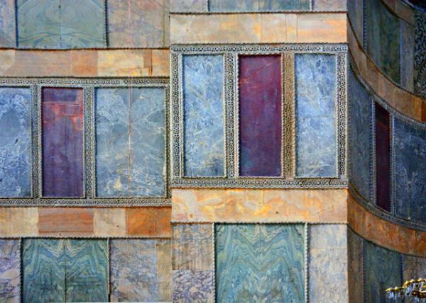 2015-06-27_Polychrome Marble Revetment on the Wall of the Gallery ����ǽ���ϵĲ�ɫ����ʯ��ǽ.jpg