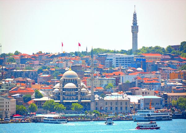 2015-06-26_Ortakoy Mosque w Its Ornate Stone-Carved Decorations & Slim Minarets0001.JPG