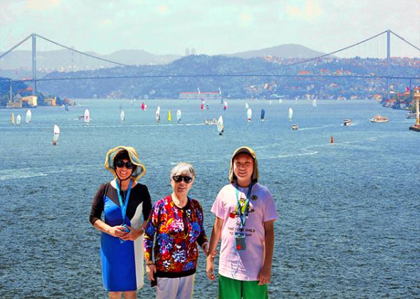 2015-06-27_Bridge_Bosphorus Connecting the Continents of Europe @ L & Asia @ R0001.jpg