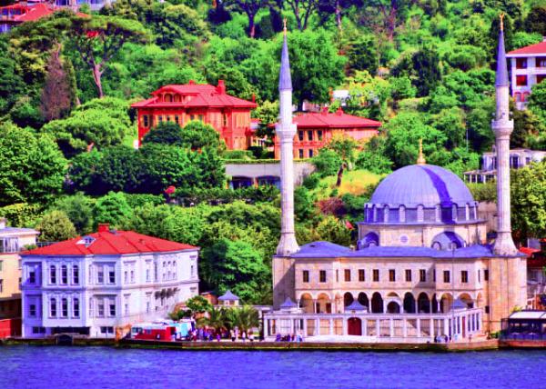 2015-06-23_Beylerbeyi Mosque, the 1st One w Main Façade towards the Shoreline-30001.JPG