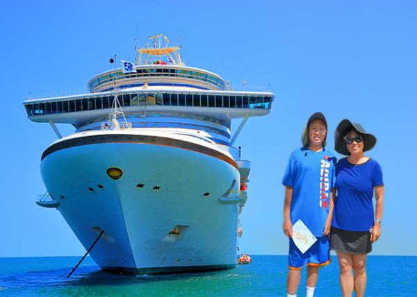 2015-06-25_Emerald Princess Perched over Black Sea ��������������ͣ���ںں���-10001.jpg