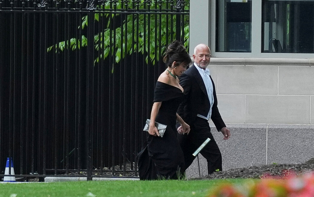 傑夫·貝索斯和他的妻子勞倫·桑切斯·貝索斯出席了這場國宴。