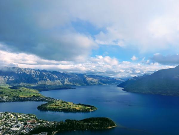 queenstown.jpg