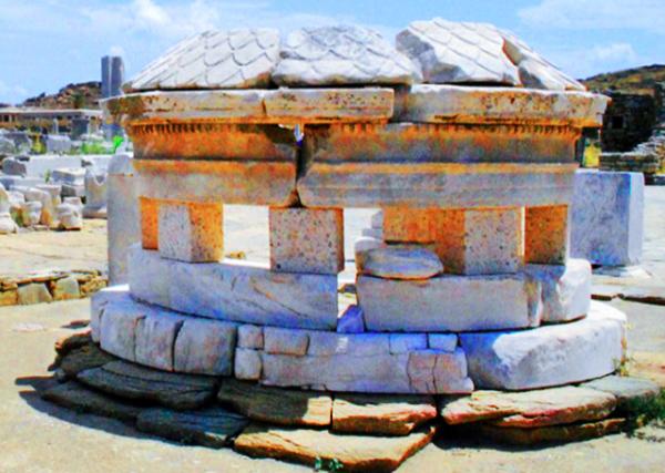 2015-06-30_Bases of a Square & a Round Marble Monument, Dedicated to Hermes ���κ�Բ�δ���ʯ����Ļ��������׸��ն�ī˹.JPG