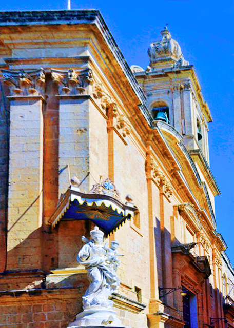 2015-07-01_Mdina_Carmelite Priory_Statue of Mary Jesus �������޵�Ժ������Ү�յ���0001.JPG