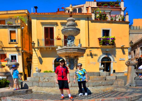 2015-07-02_Taormina_Duomo di Taormina_Baroque Fountain Built in 1635 1635���޽��İ������Ȫ-30001.JPG