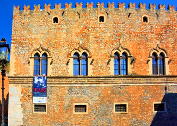 2015-07-02_Taormina_10th-Century Palazzo Corvaja �ƶ��߹���0001.JPG