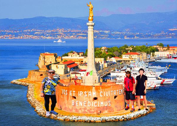 2015-07-02_Messina_Forte del Santissimo Salvatore_We Bless You and Your City ����ʥ�ľ��������������ʺ����дӺ��Ͻ���ī���õĸ����ο͡�-10001.JPG
