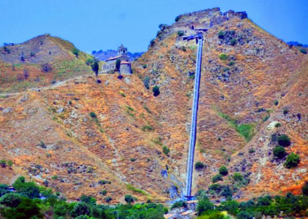 2015-07-02_Castle of Calatabiano serving as a Byzantine Fortress, an Arab Stronghold, & later a Norman Castle in 2300 @ Giardini-Naxos0001.JPG
