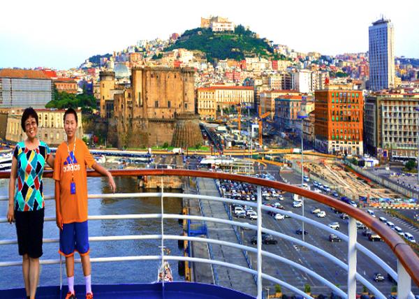 2015-06-14_View from the Port of Naples on Castle Nouvo ���ǲ���˹�ۿڸ���±�-10001.jpg