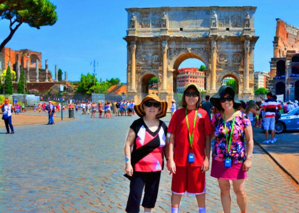 2015-07-04_Arch of Constantine Seen from Via di San Gregorio0001.JPG