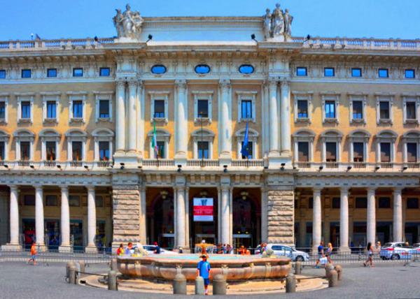 2015-07-05_Piazza Colonna_Palazzo Chigi the Residence of the Prime Minister of Italy�������������������0001.JPG