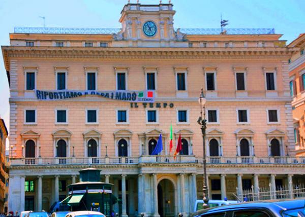 2015-07-05_Piazza Colonna_ Palazzo Wedekind �����㳡��κ�½�0001.JPG