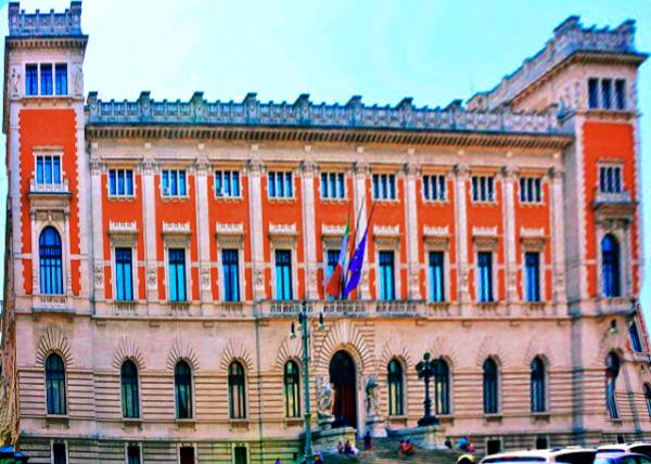 2015-07-05_Piazza di Monte Citorio_Montecitorio Palace the Seat of the Italian Chamber of Deputies����ɽ�㳡�����ٹ�����Ժ���ڵ�0001.JPG