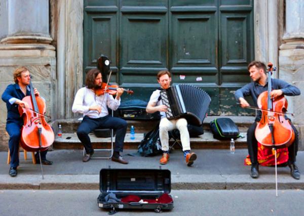 2015-07-05_Street Performance0001.JPG