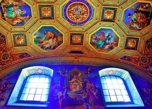 10_2015-07-04_Vatican Museums_Room of the Immaculate Conception by Raphael-40001.jpg