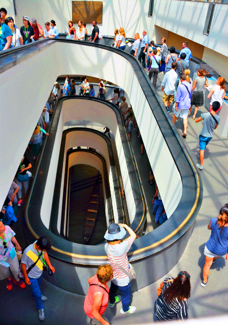 25_2015-07-04_Vatican Museums_Staircase0001.jpg