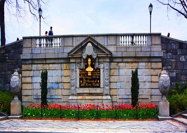 2016-04-11_Engineers' Gate @ Central Park on 2 E 90th St����ʦ��.jpg