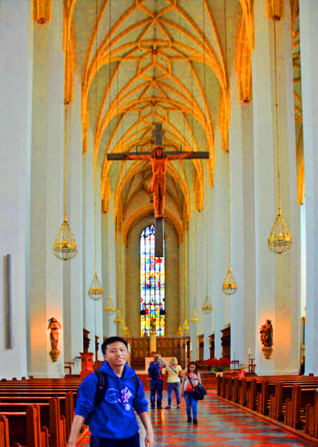 1777905521601182.jpg 2017-07-01_Frauenkirche_Only One Window Visible 唯一看得见的窗户0001.JPG