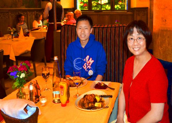 2017-07-01_Munich_Restaurant Ratskeller_Dinner �����d�ؽѲ͏d������-30001.jpg