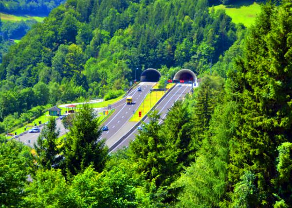 2017-07-04_Tauern Motorway Tunnel�ն�����ɽ���ڡ����ٹ�·����-40001.JPG