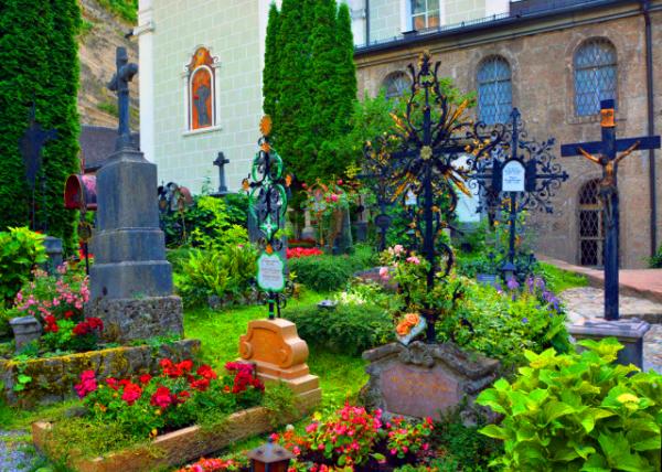 2017-07-03_Petersfriedhof_Baroque Tombs ʥ�˵�Ĺ�������Ĺ��0001.JPG