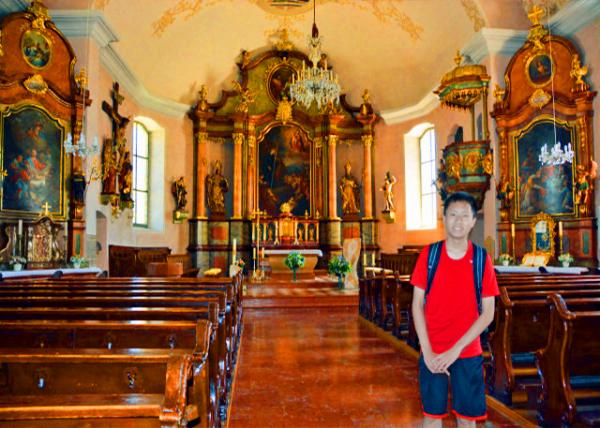 2017-07-05_St. Gilgen_St. Giles Catholic Parish_Nave-20001.JPG