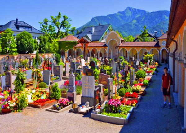 2017-07-05_St. Gilgen_St. Giles Catholic Parish_Cemetery-10001.JPG