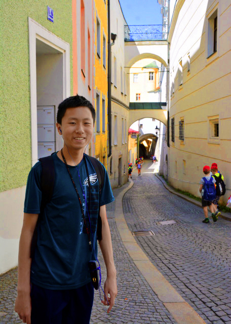 2017-07-06_Cobbled Streets w Arches-10001.JPG