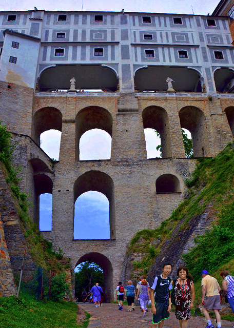 1778244752714630.jpg 2017-07-07_Krumlov Castle_Cloak Bridge 斗篷桥0001.JPG