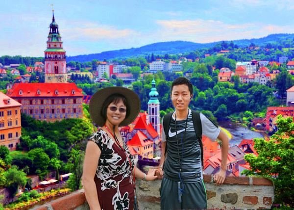 2017-07-07_Krumlov Castle Towering over the Vltava �����ڷ������ߺ��ϵĿ�³ķ���Ǳ�-10001.jpg
