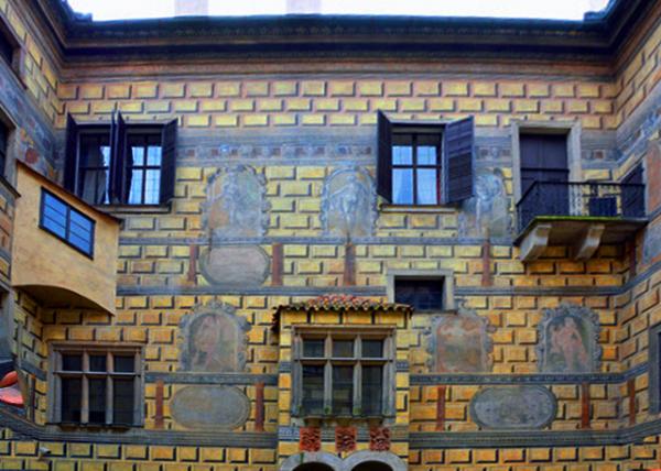 2017-07-07_Courtyard_Mural on 4th Courtyard _Details of Figural Decoration above Oriel ͹�Ǵ��Ϸ�����װ��ϸ��0001.JPG