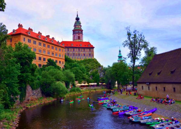 2017-07-07_Krumlov Castle_Towering over the Vltava �����ڷ������ߺ��ϵĿ�³ķ���Ǳ�0001.JPG