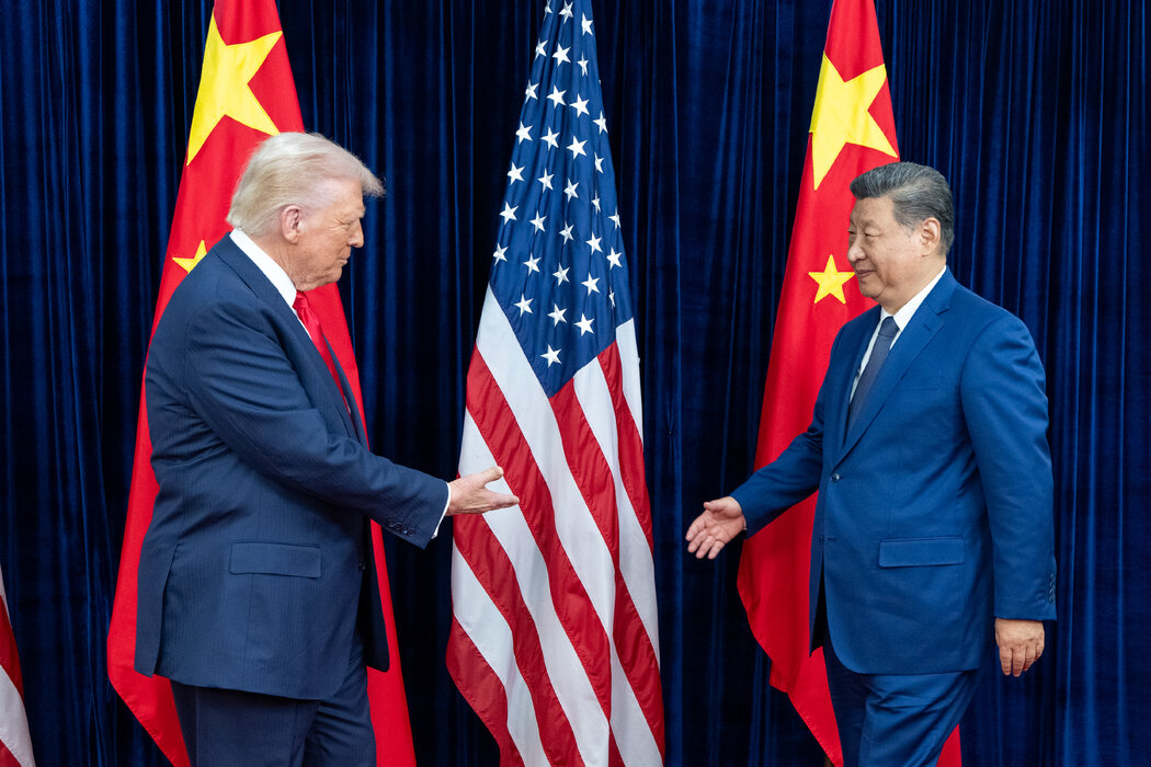 去年10月，特朗普总统在韩国釜山与中国领导人习近平举行会晤。双方同意延长贸易休战，避免关税升级。