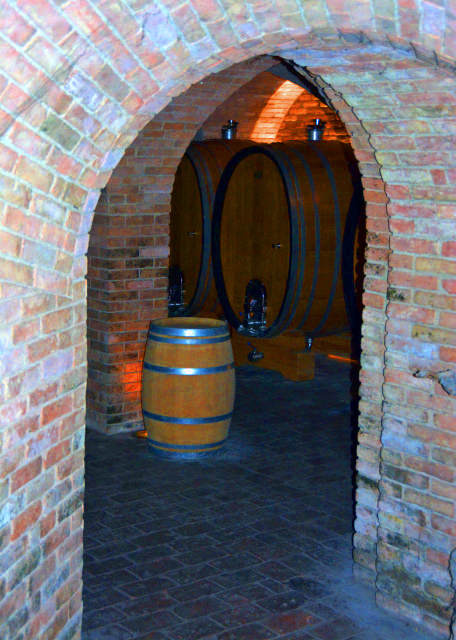 2017-07-08_Wine Celler_Oak Celler-10001.JPG