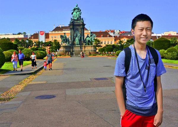 2017-07-09_Empress Maria Theresia monument and Natural History Museum @ Maria-Theresien-Platz-10001.jpg
