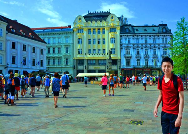2017-07-10_Main Square_Palugyay Palace & Schokocafe Maximilian Delikateso ���Ҿ�Ժ��¥0001.JPG