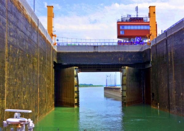 2017-07-10_SK_Gabc��kovo Dam_Open Chamber-30001.JPG